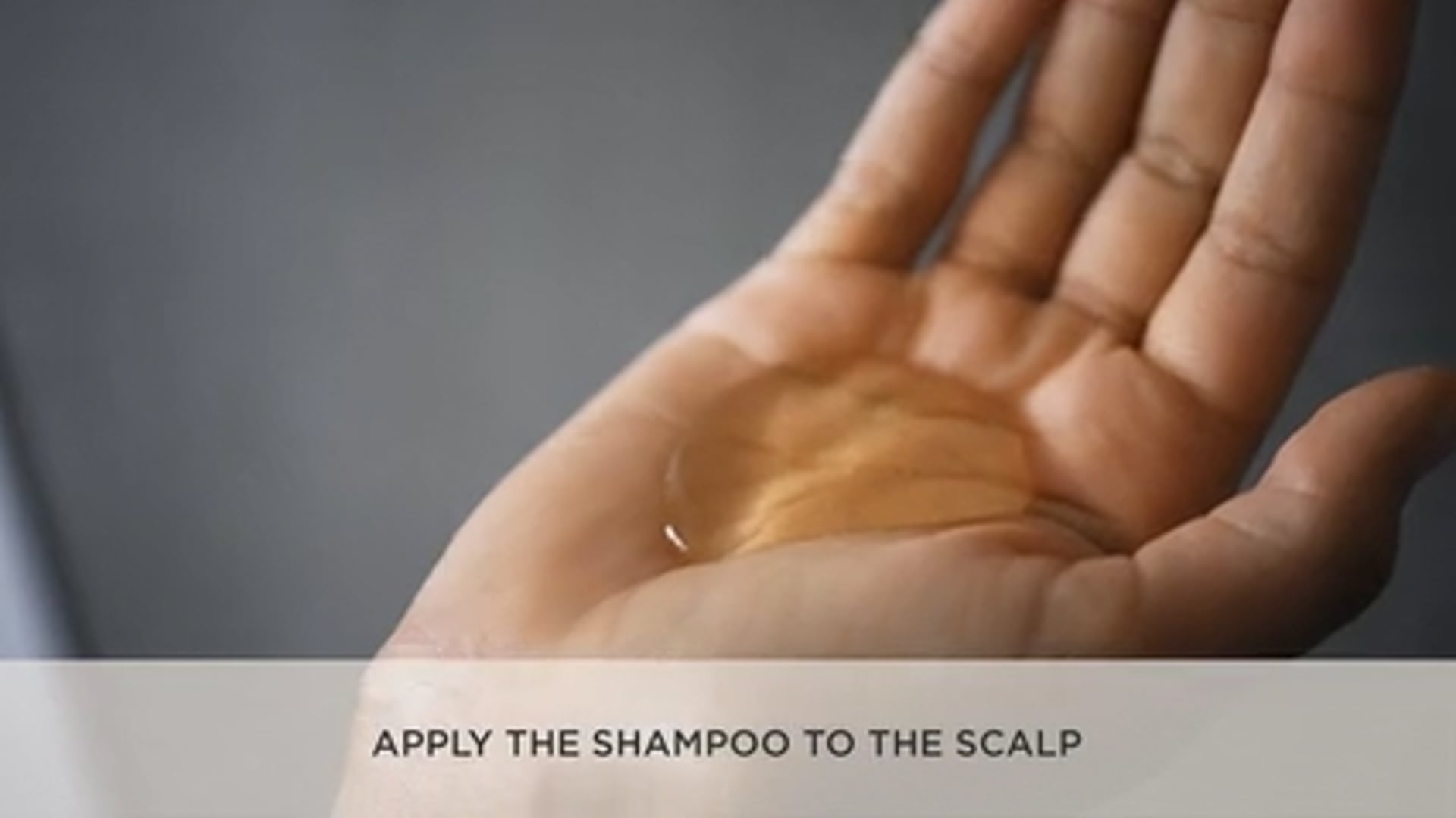 4B._Protect_the_lengths_of_your_hair_while_shampooing.mov Poster