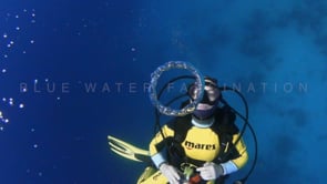 0660_scuba girl air bubble slomo