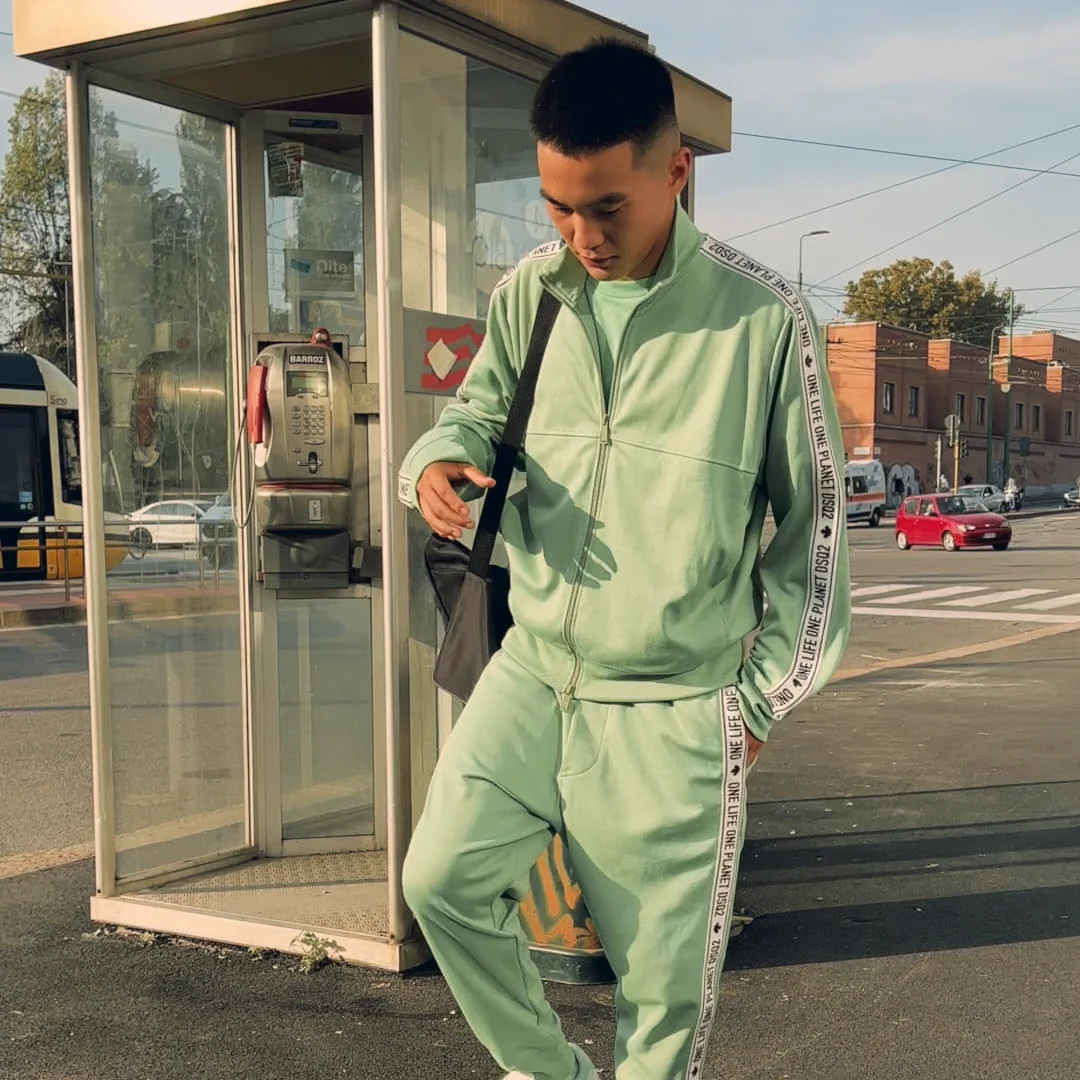 DSQUARED2 オリーブグリーン パーカー DSQUARED2 (ディースクエアード) メンズ パーカー 長袖 胸ロゴ