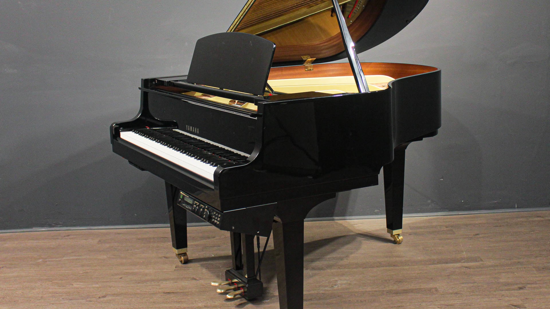 Online Piano Sales with Videos and Pricing. Virtual Piano Showroom.