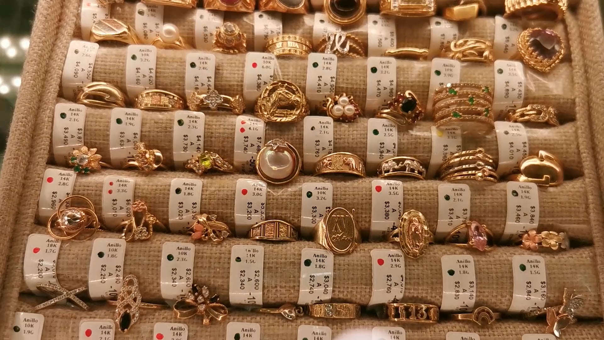 Presta Prenda Compra Joyería de Oro on Vimeo