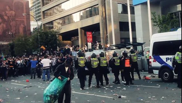 Vancouver Riots 2011 Stanley Cup on Vimeo