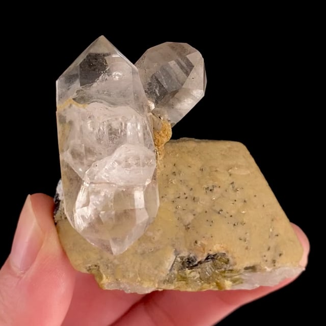 Quartz (doubly-terminated) on Siderite