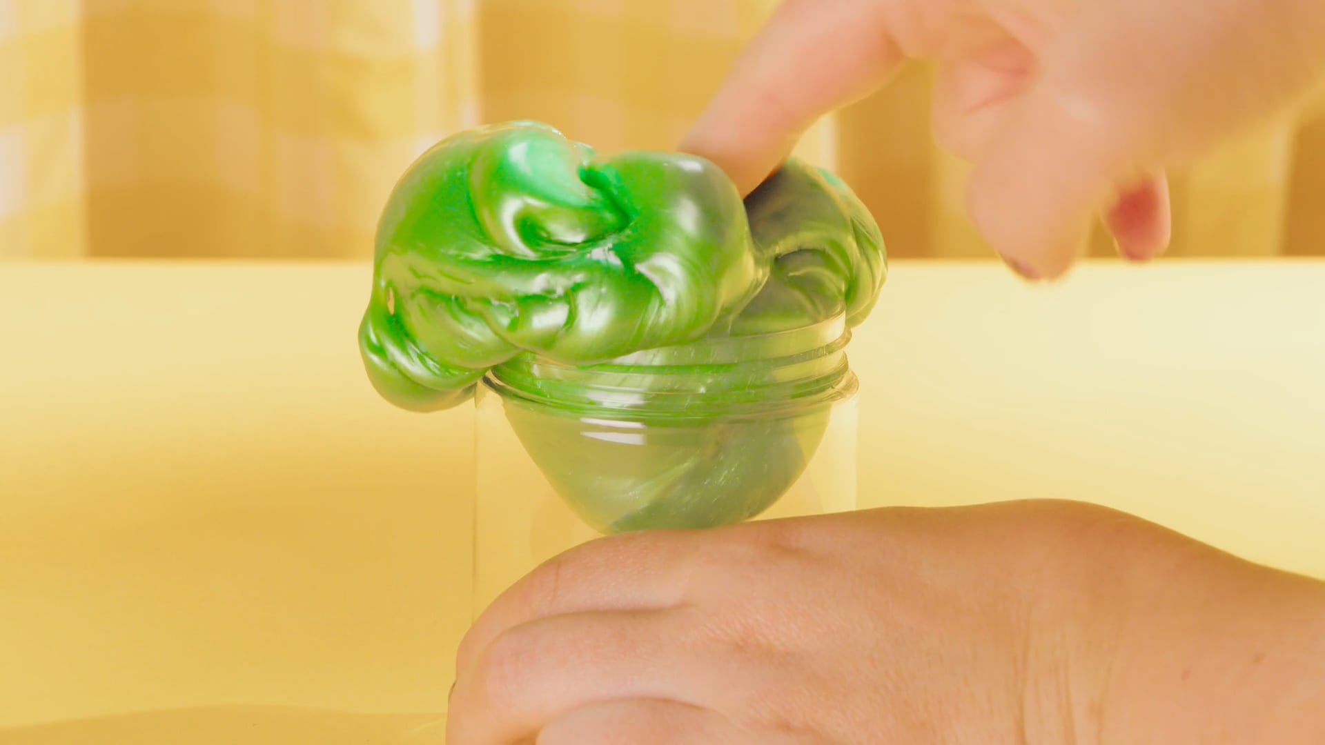 How to Make Your Own Fart Putty | Matilda the Musical | Netflix After School