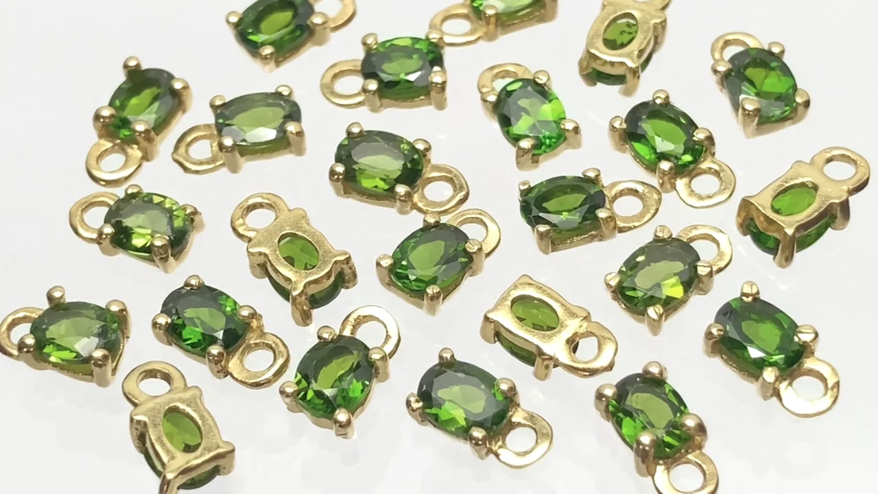 クロムダイオプサイド 枠留めオーバルファセットカット4×3mm