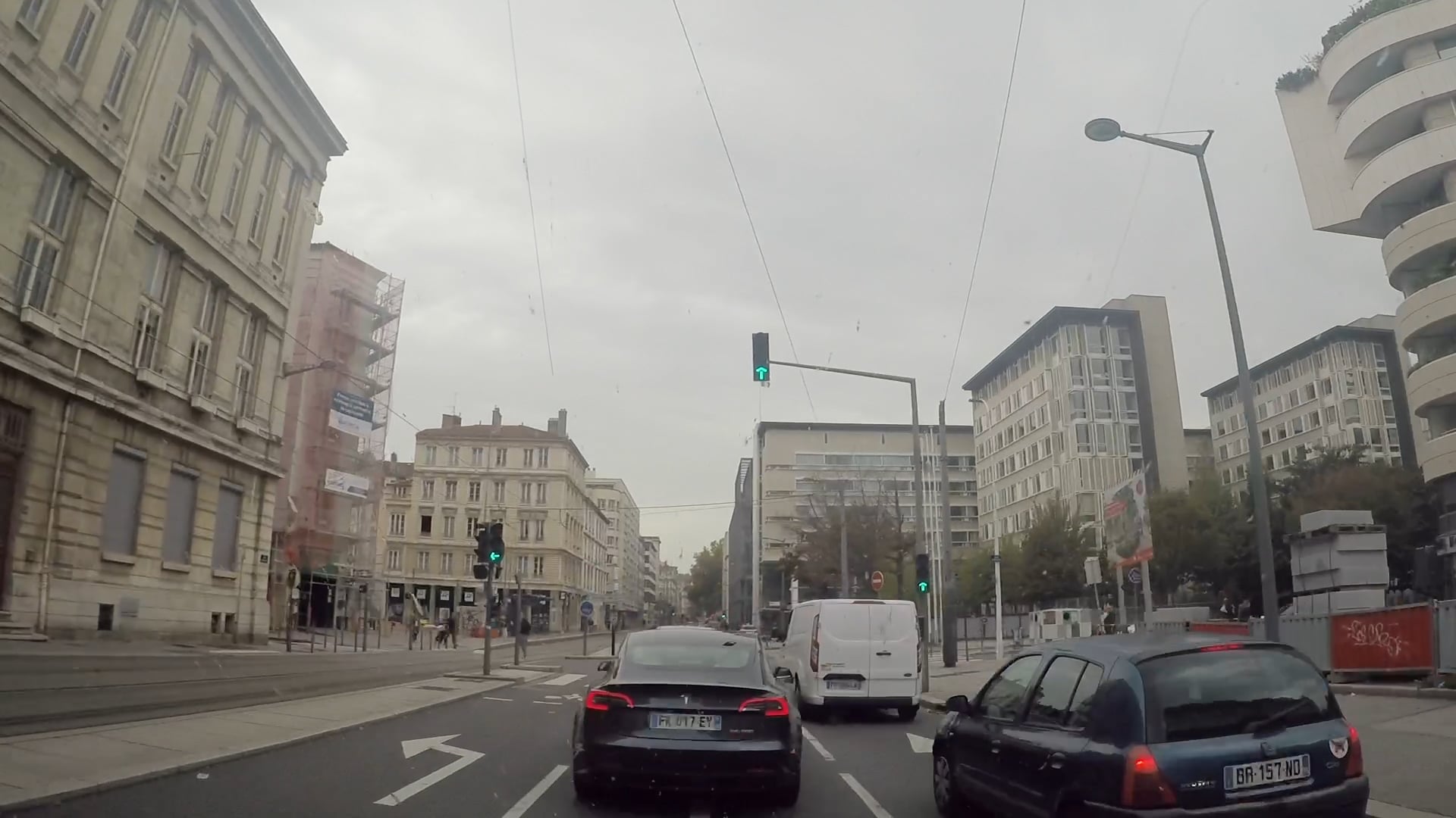 Paris drive city traffic