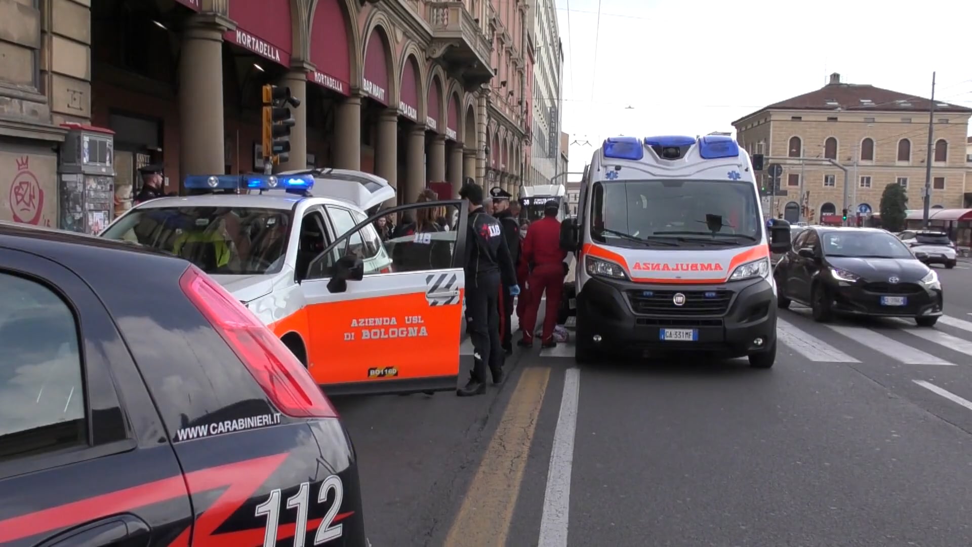 Una Lite Tra Due Giovani Sfocia In Accoltellamento - éTV Rete 7