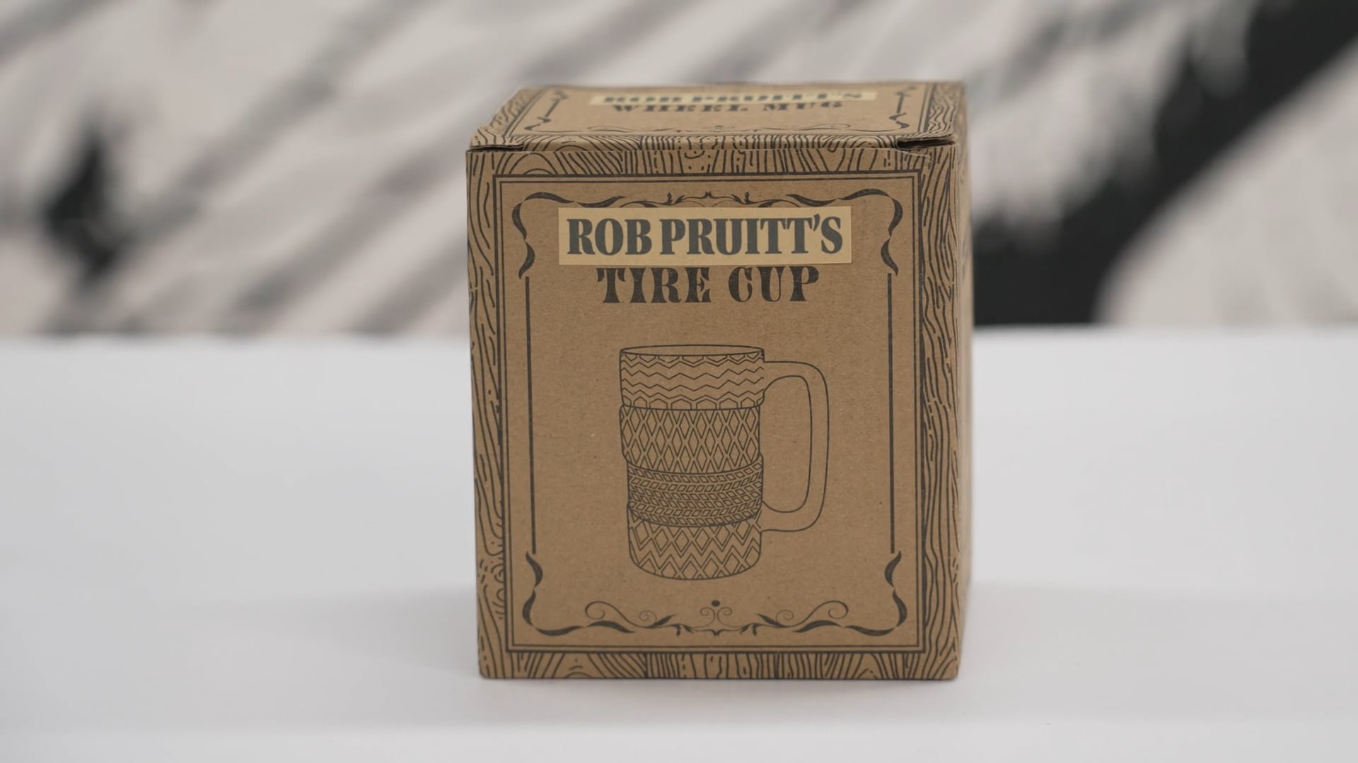 rob_pruitt_-_people_feeder_mug,_2023 (1080p)