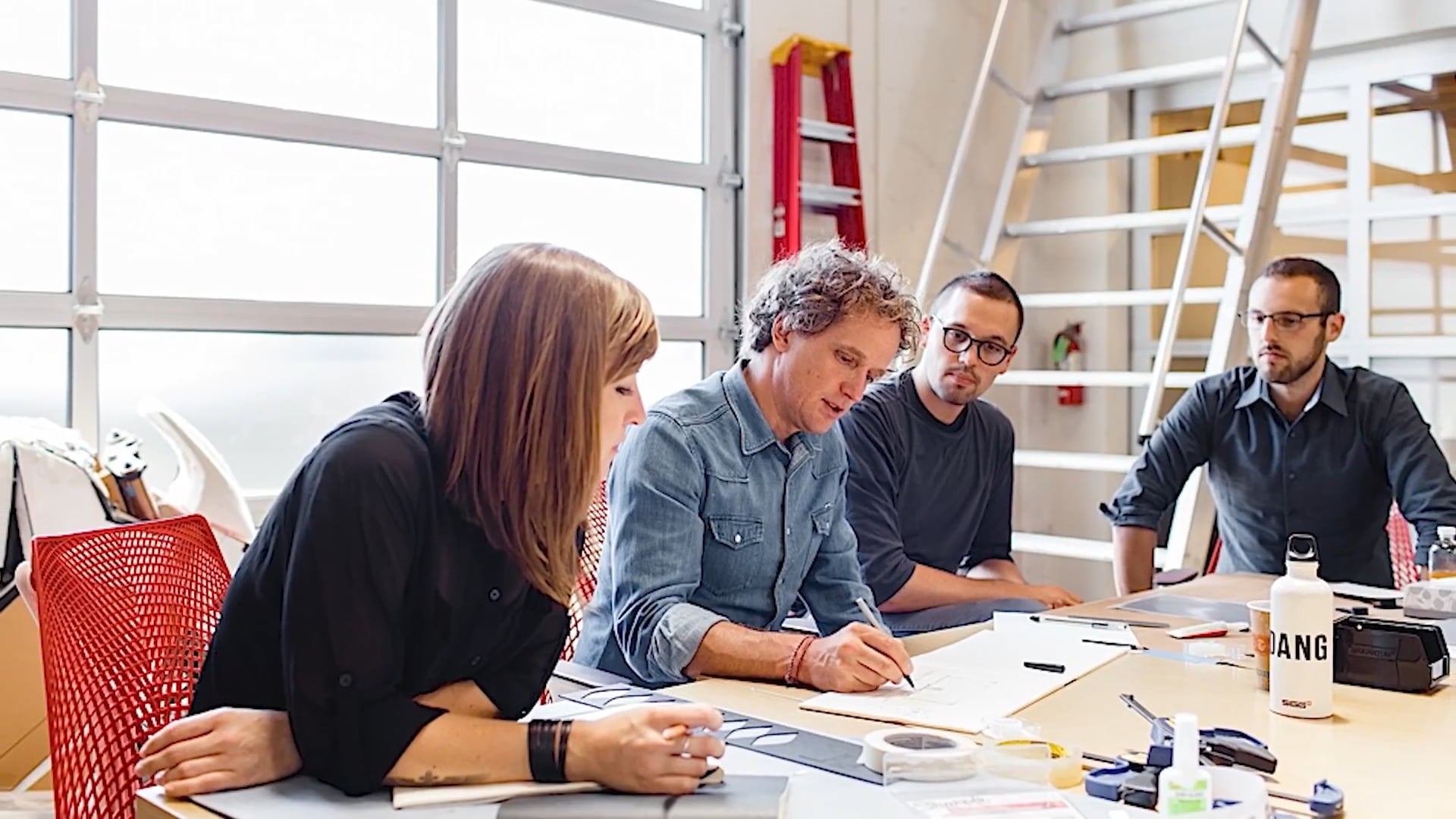 Менеджмент картинки. Идеи для организации. Офис с сотрудниками. Творческий человек. Инвестор в строительстве это.