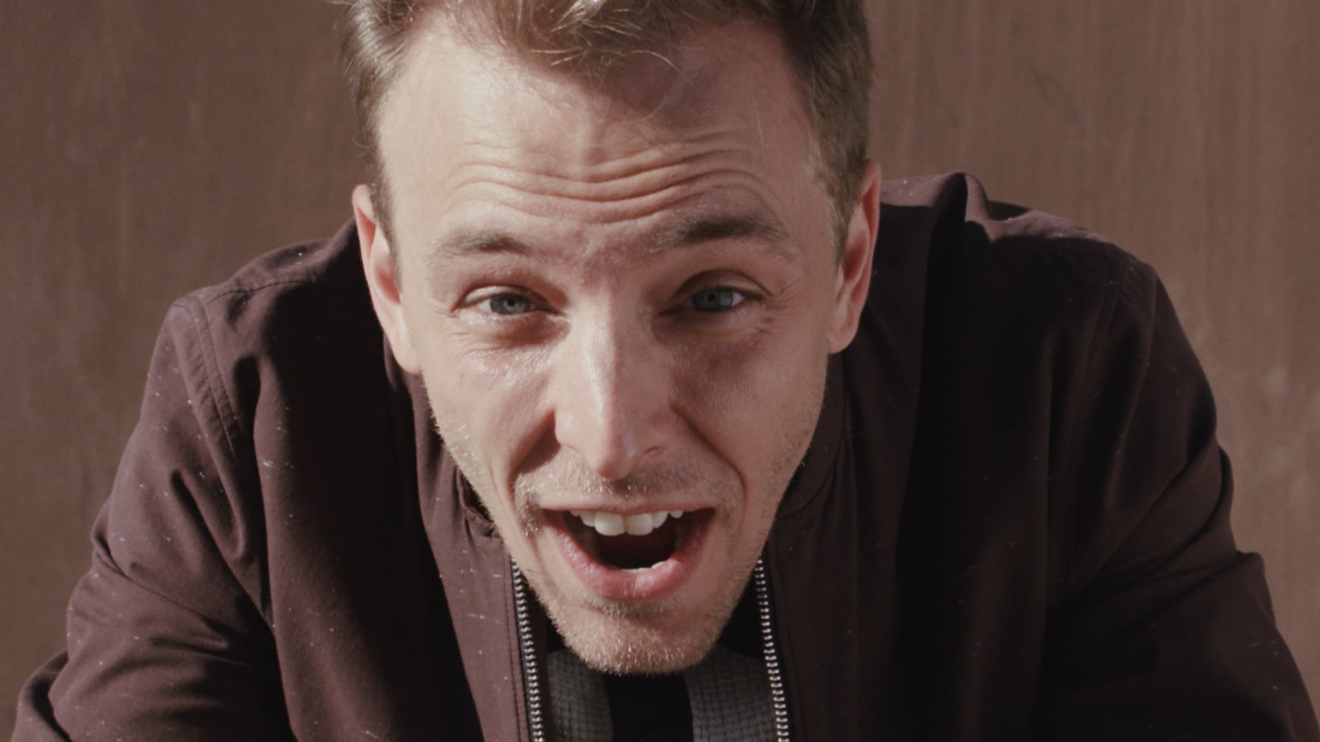 Hold On, I'm Coming (Music Video)