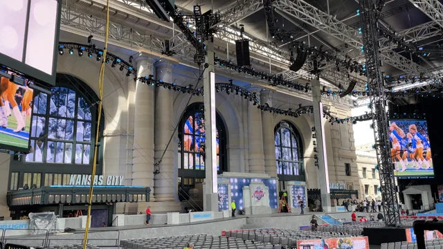 Live From the NFL Draft: AT&T Stadium Provides 'Open Canvas' for Largest NFL  Media Draft Production Ever