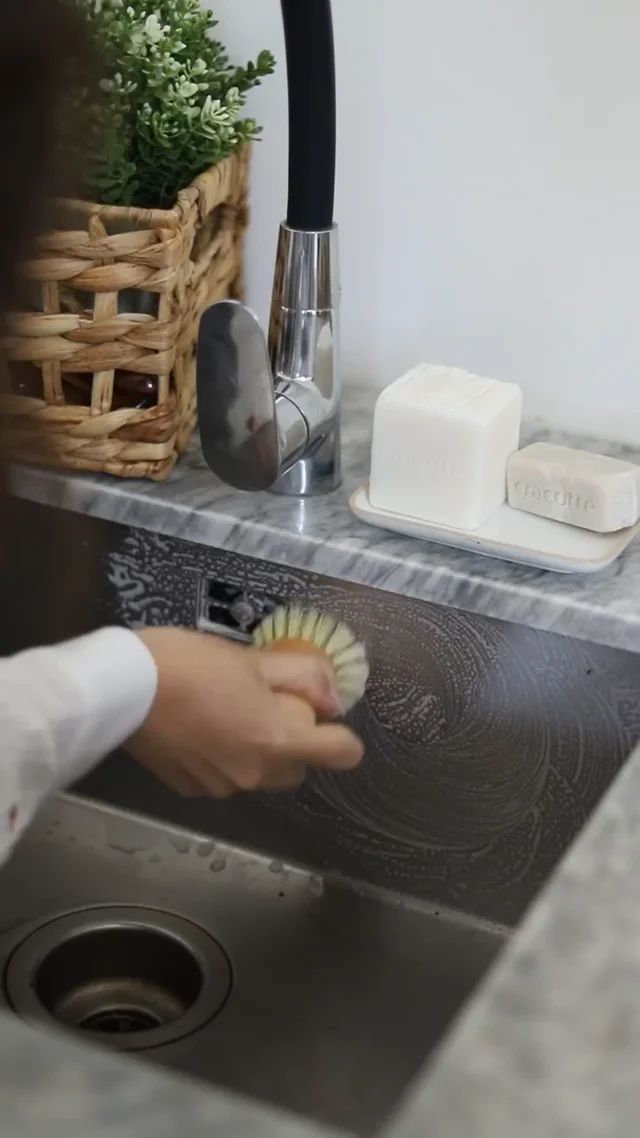 Brosse vaisselle ergonomique pour casserole - La Renarde