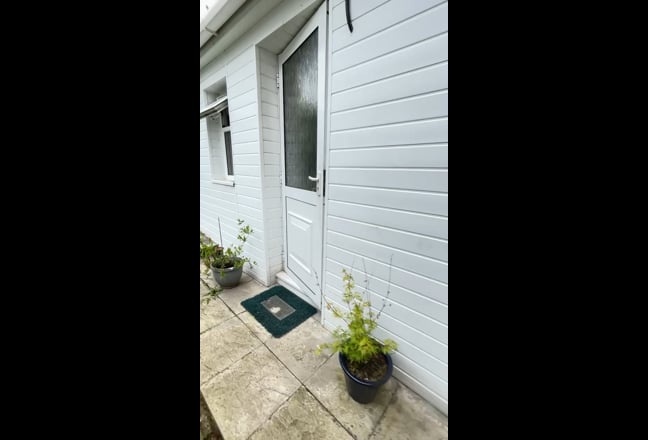 A modern apartment situated in Hendon Central Main Photo