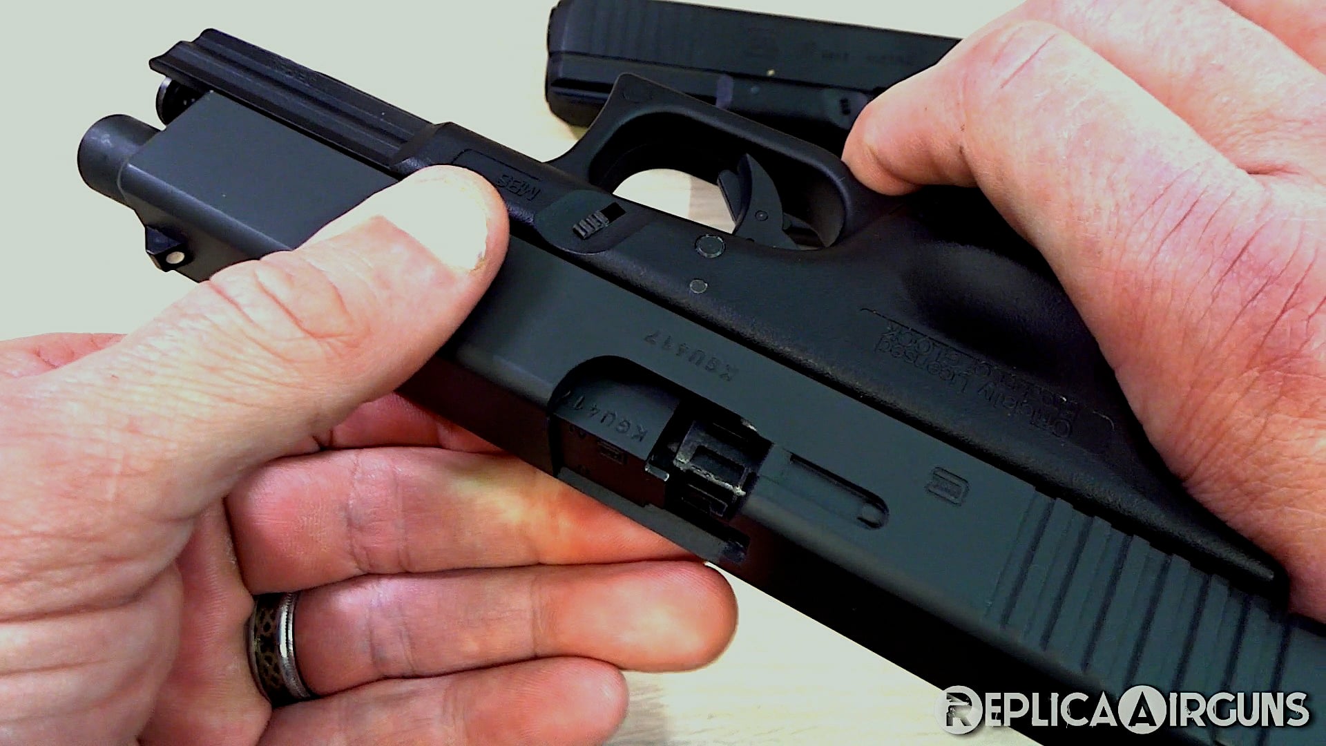 Umarex Glock 17 Gen 5 CO2 Blowback Pellet Pistol Table Top Review