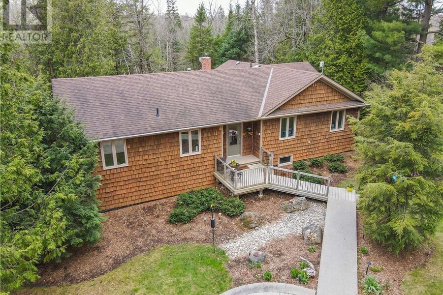 5756 FIRST Line Erin Ontario Real Estate on Vimeo