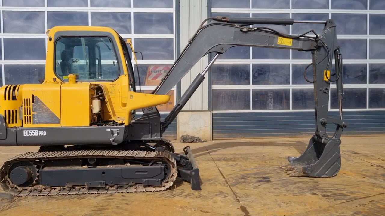Volvo EC55B PRO - Leeds June 23 on Vimeo