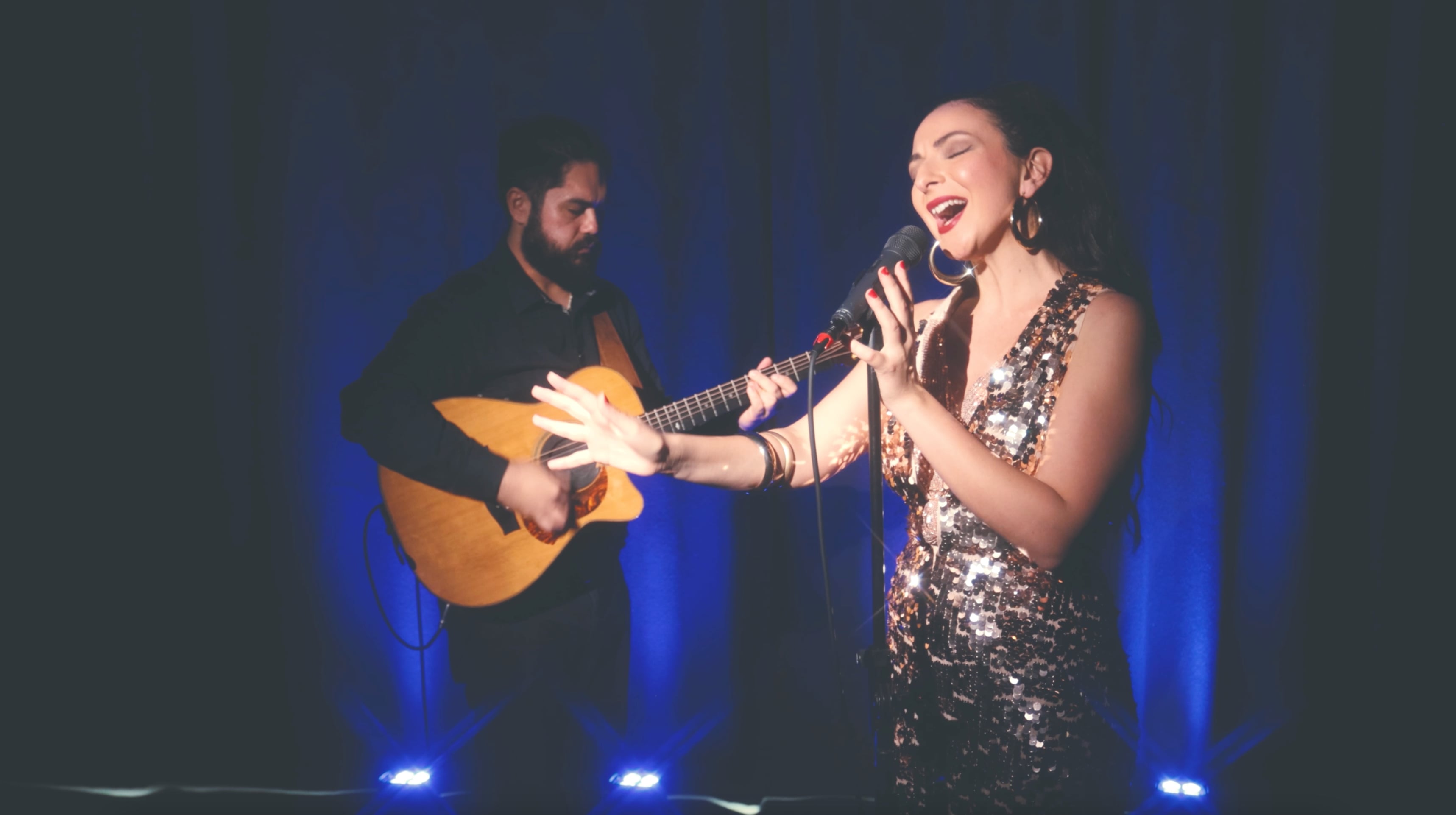 MIMI ACOUSTIC - Let's Stay Together (live)