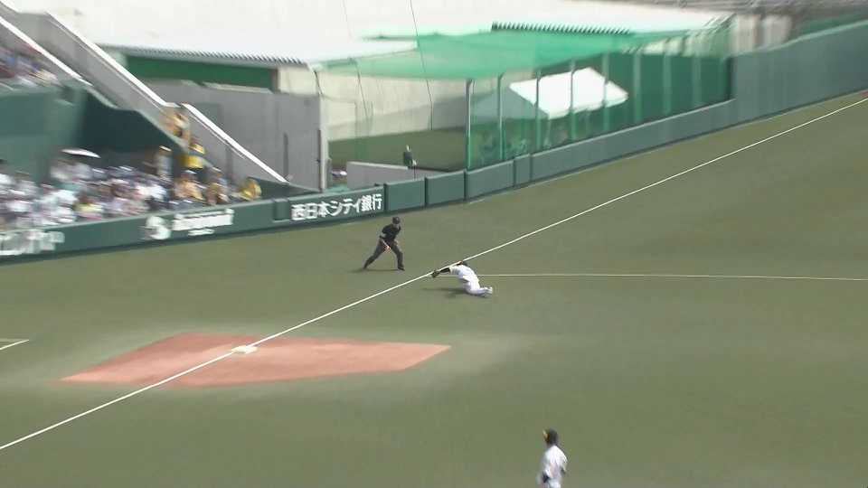 【ファーム】三塁線の打球に横っ飛び!! ホークス・井上朋也のダイビングキャッチ!!  2023年5月3日 福岡ソフトバンクホークス 対 阪神タイガース