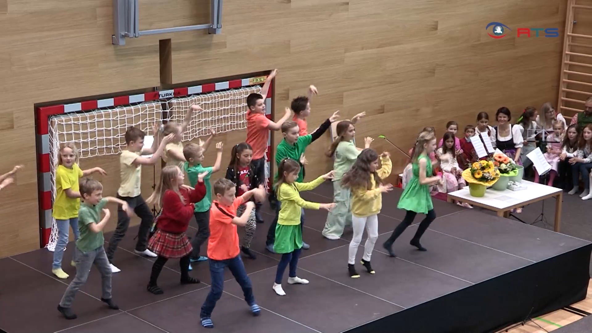 schule-im-freien-die-neue-volksschule-anif-ueberzeugt-durch-licht-und-freiflaechen