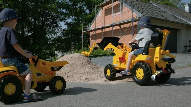 Rideable toy store tractors