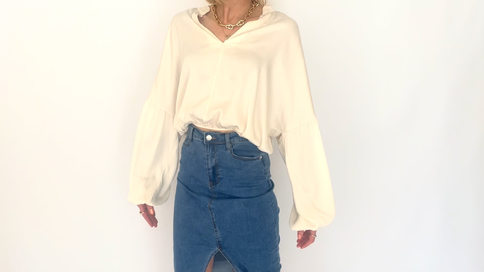 Aurelia blouse wit on Vimeo