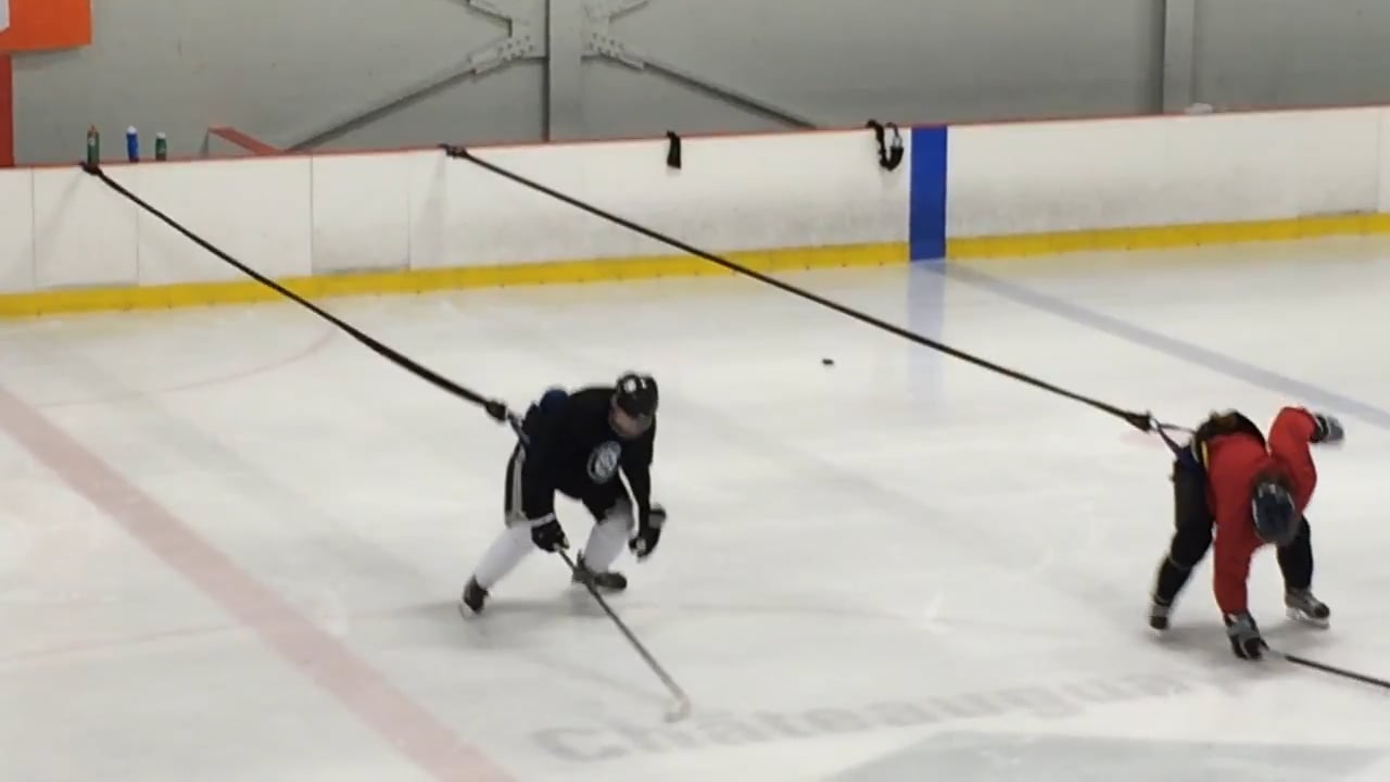 Power skating Drill With Bungee Skate on Vimeo