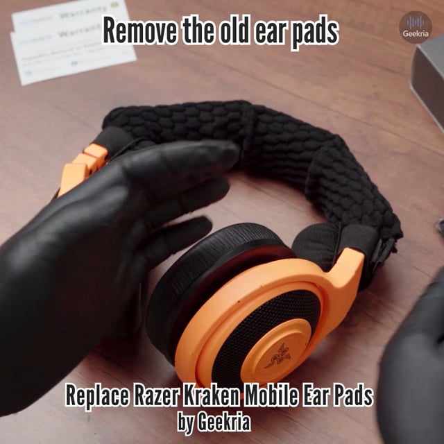 How to Replace Razer Kraken Mobile Headphones Ear Pads / Cushions | Geekria