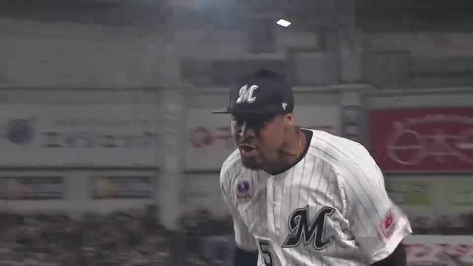 【7回表】気迫の投球!! マリーンズ・ペルドモ 自らベースを踏み、満塁のピンチを切り抜ける!!  2023年5月5日 千葉ロッテマリーンズ 対 福岡ソフトバンクホークス
