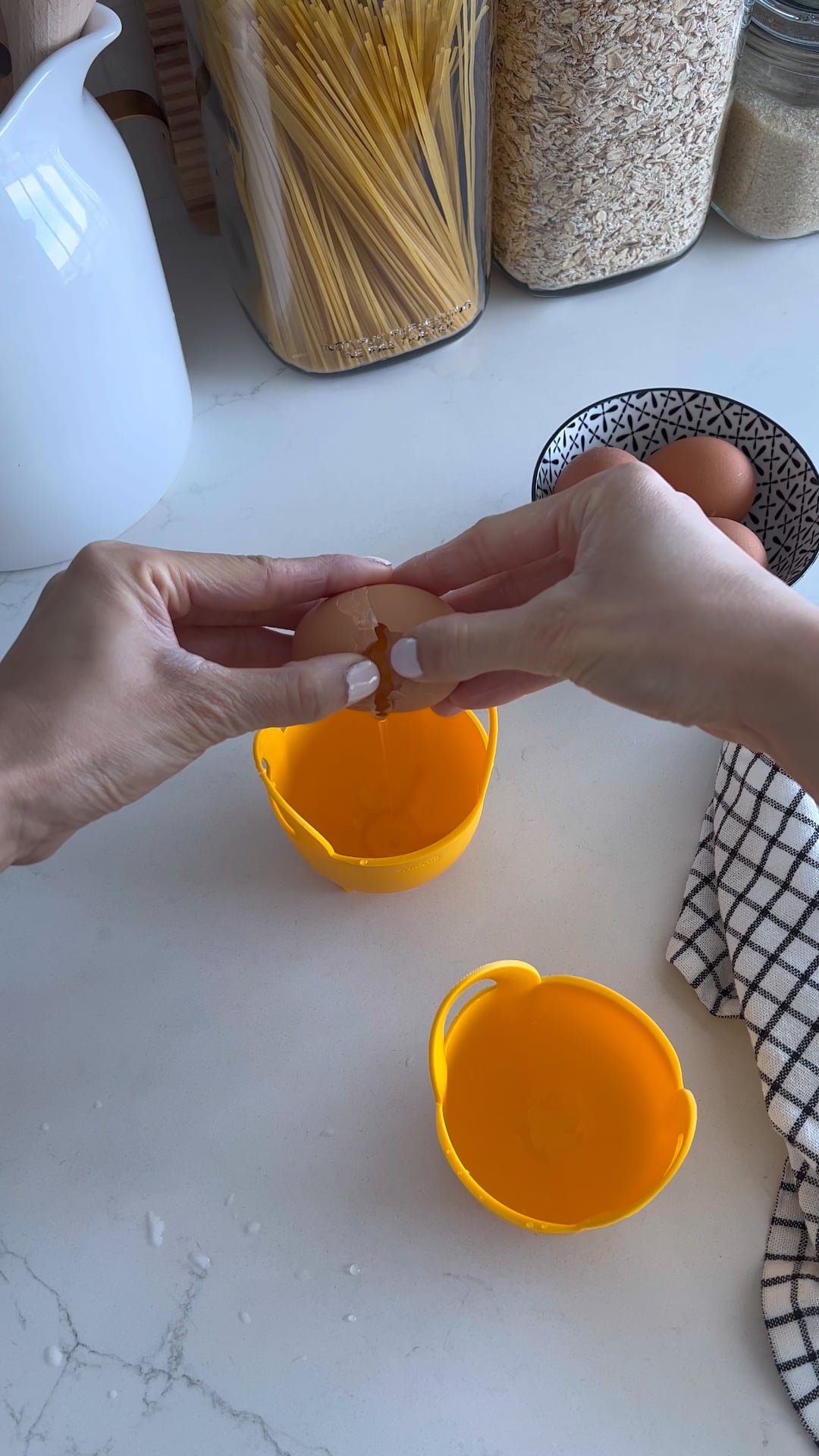 234308 Trudeau egg poacher on Vimeo