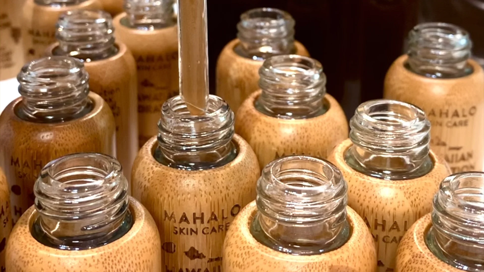 The HAWAIIAN HYDRATION advanced cellular repair concentrate