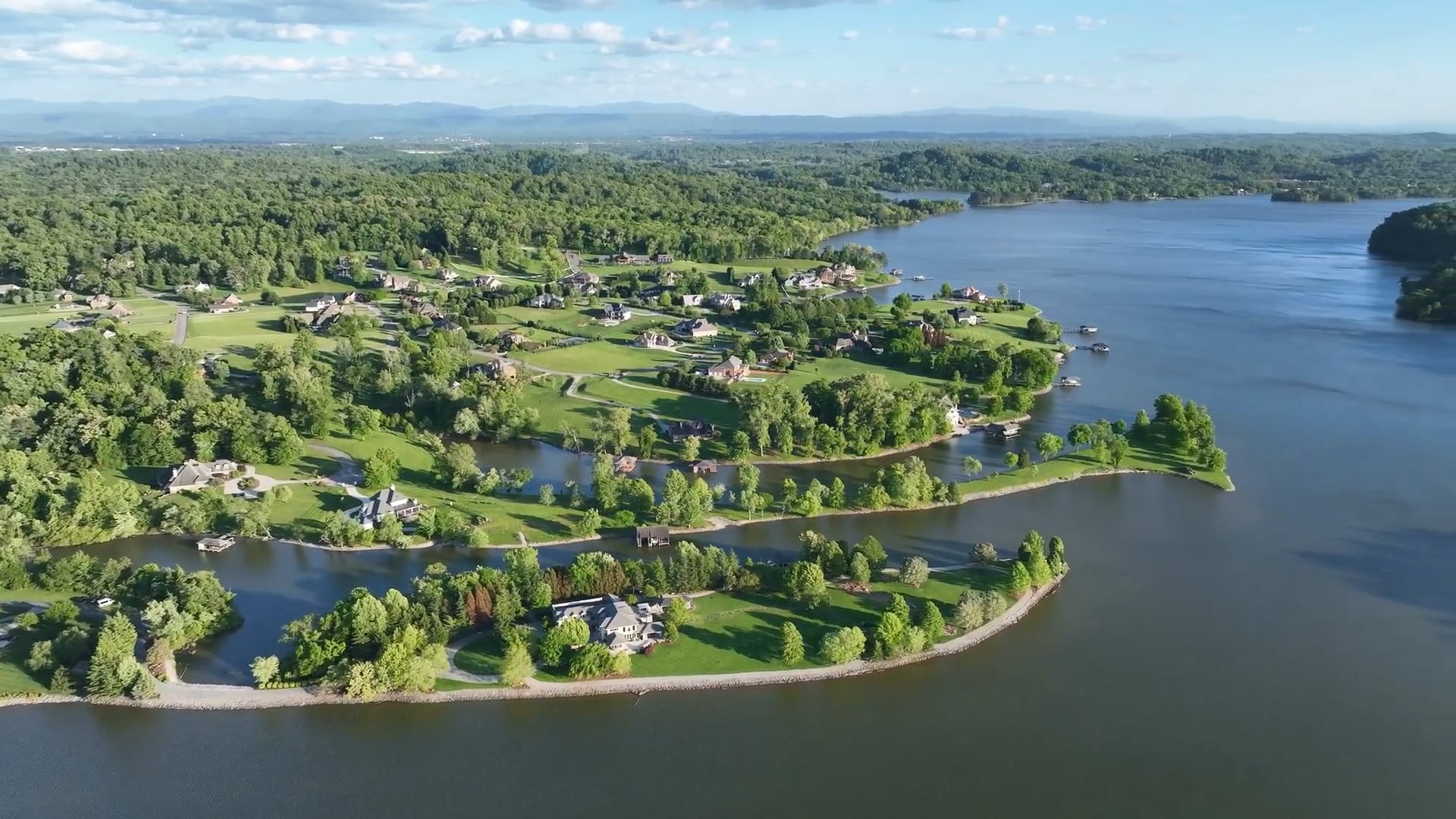 3825 Island Path ~ Louisville, TN  37777