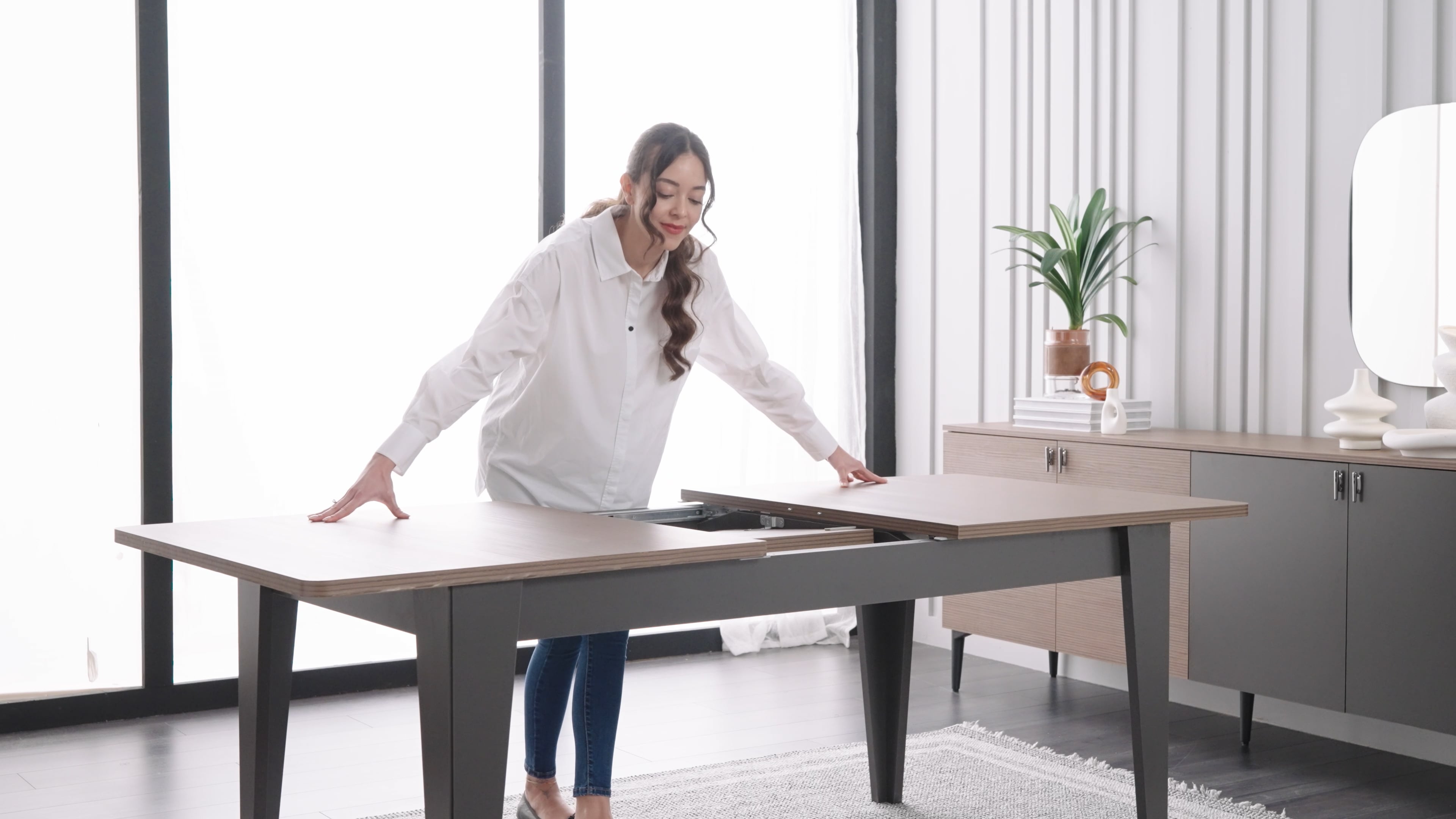 Calis - Extendable Dining Table on Vimeo