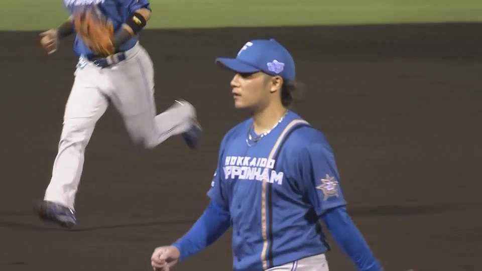 【7回裏】7回119球無失点の熱投‼ ファイターズ・伊藤大海が渾身のガッツポーズを見せる‼  2023年5月9日 福岡ソフトバンクホークス 対 北海道日本ハムファイターズ