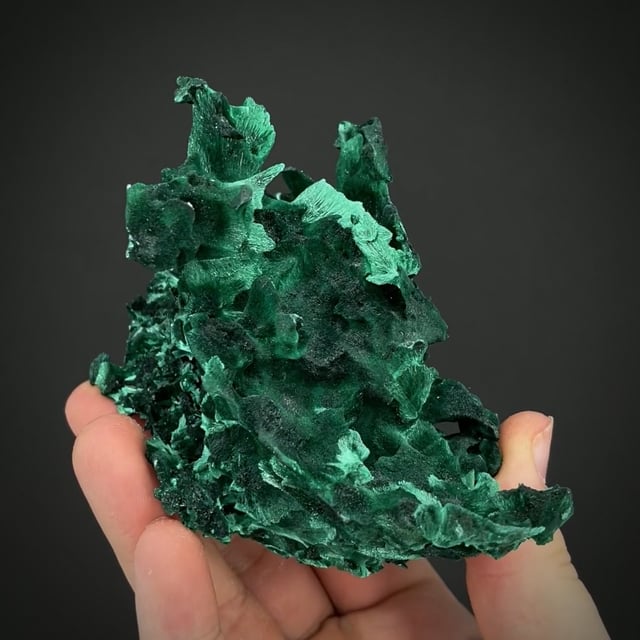 sculptural, fine Fibrous Malachite