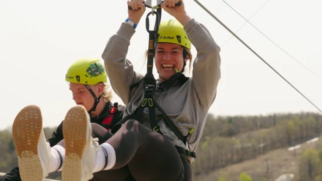 You Need To Zip-Line Through This Winter Wonderland Just An Hour From  Ottawa - Narcity