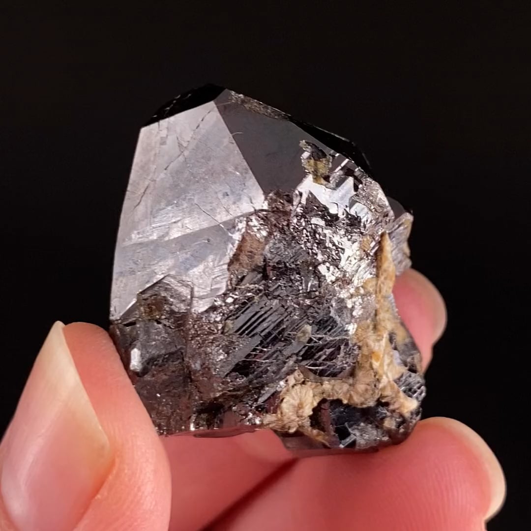 Rutile (classic material) on Vimeo