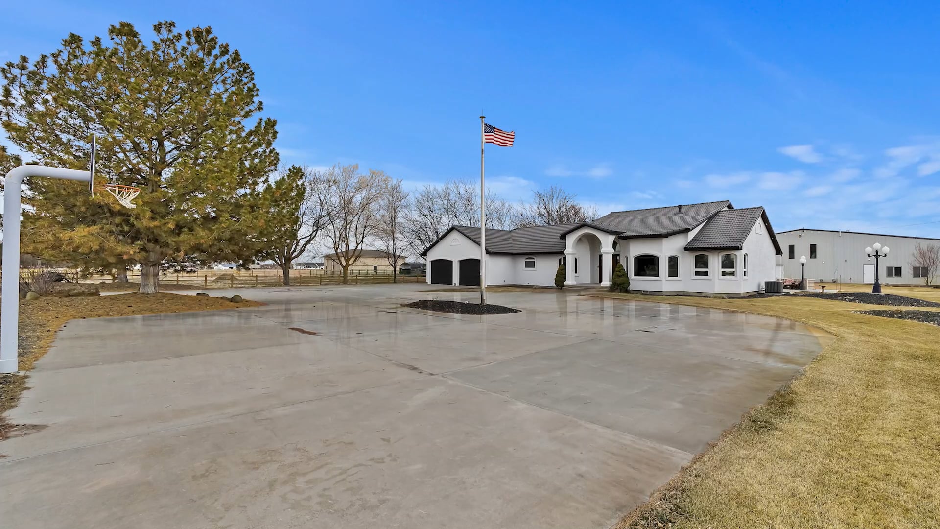 Home w/acreage for Sale in Emmett 2800 W Idaho Blvd Jaylene