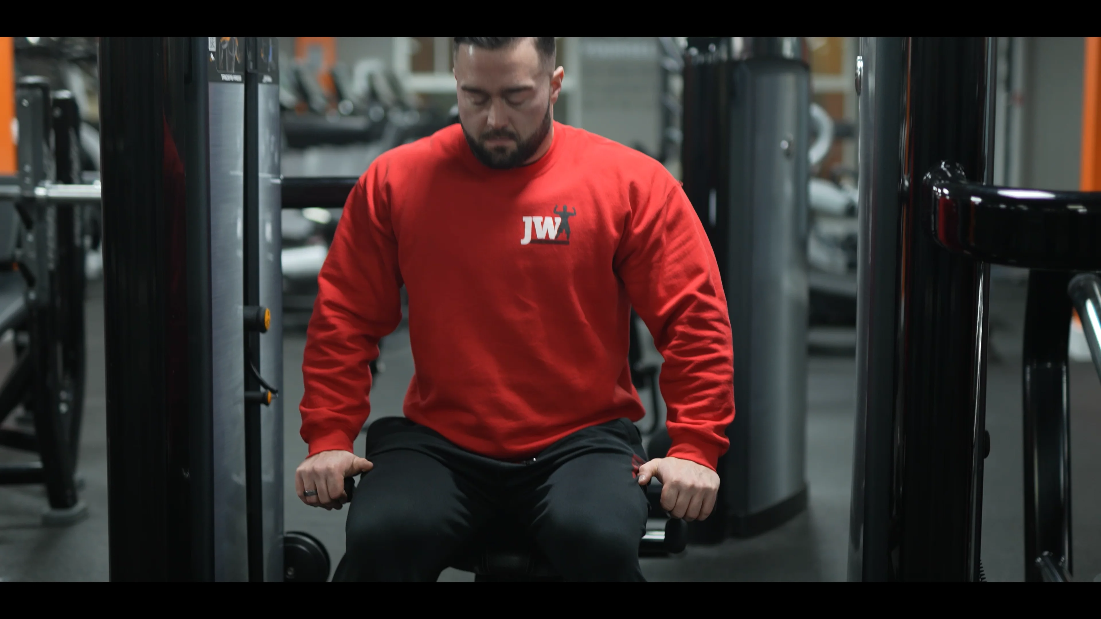 Tricep Dip Machine on Vimeo