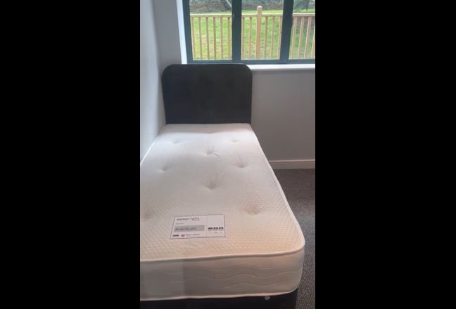 Spacious single room in Purley - 650pcm Main Photo