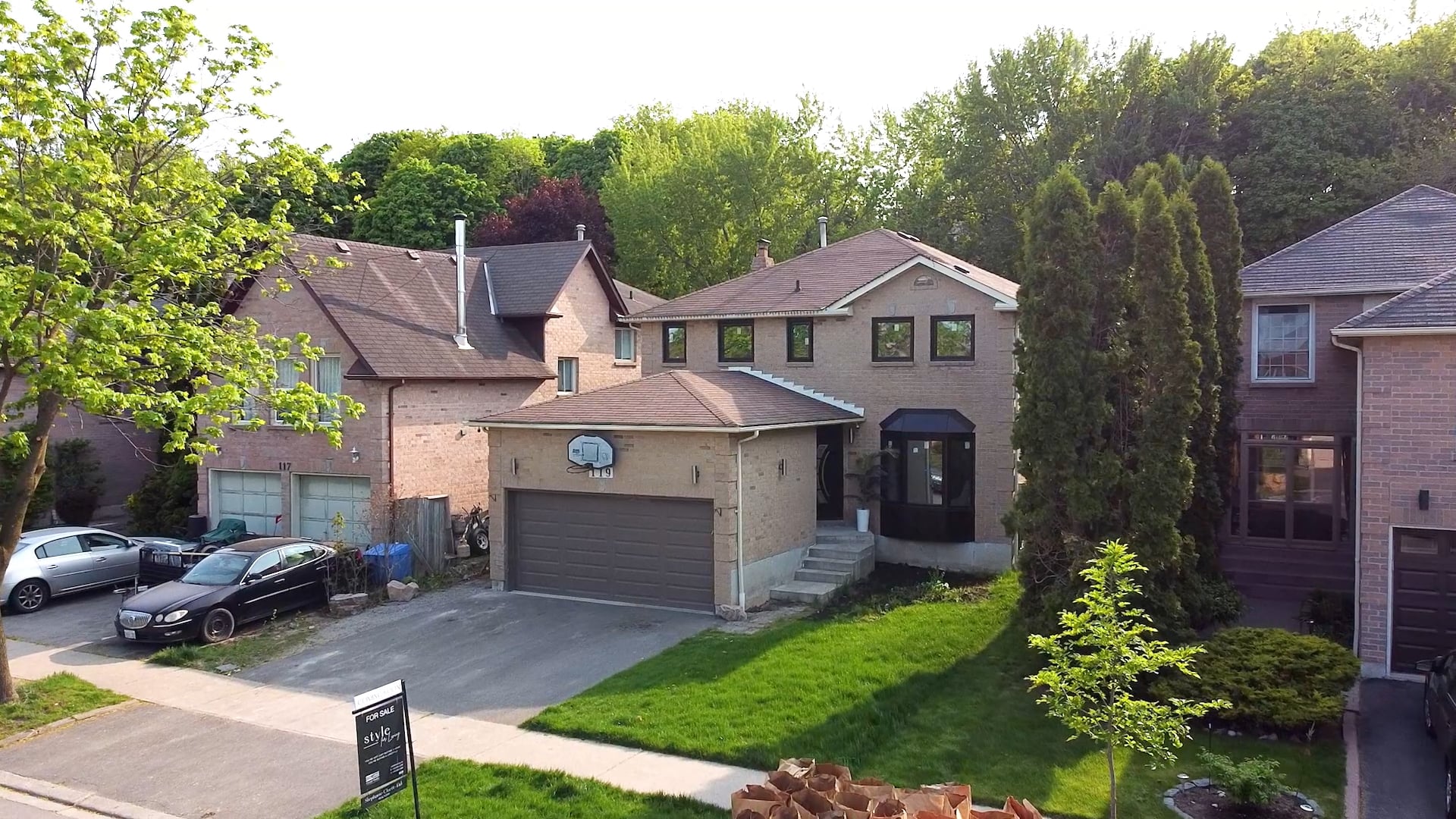 119 Ravenscroft Rd on Vimeo