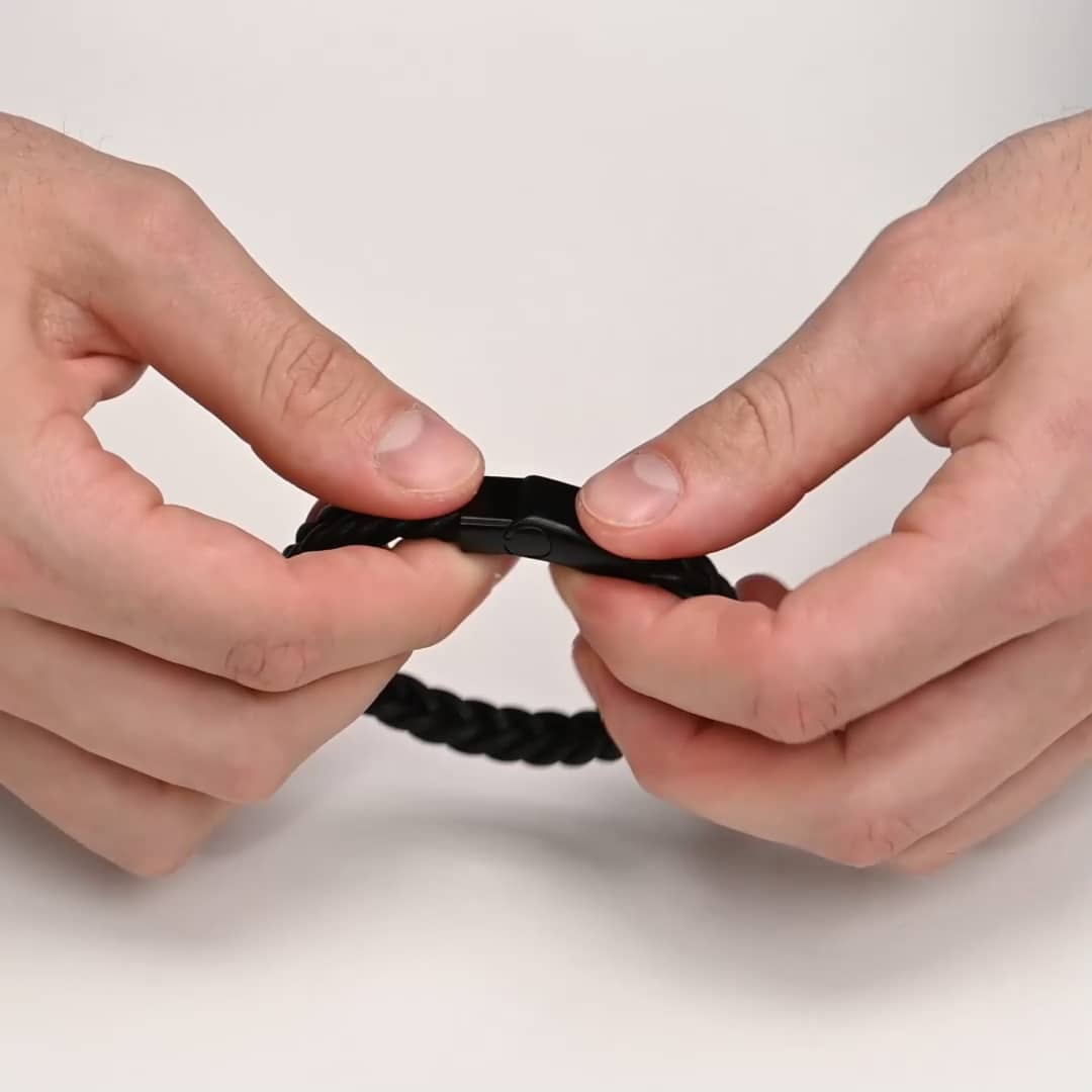 Slidein clasp on Vimeo