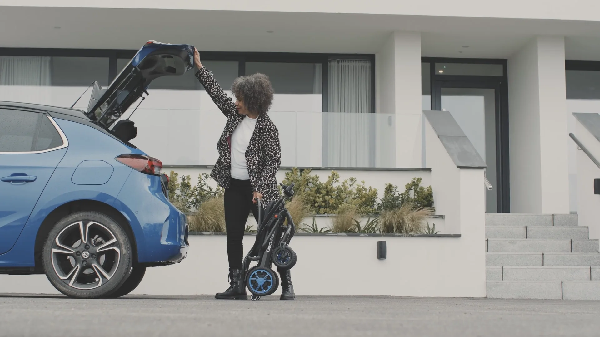 折りたたみ式電動車いすクイッキー Q50Rカーボン【Quickie サンライズ