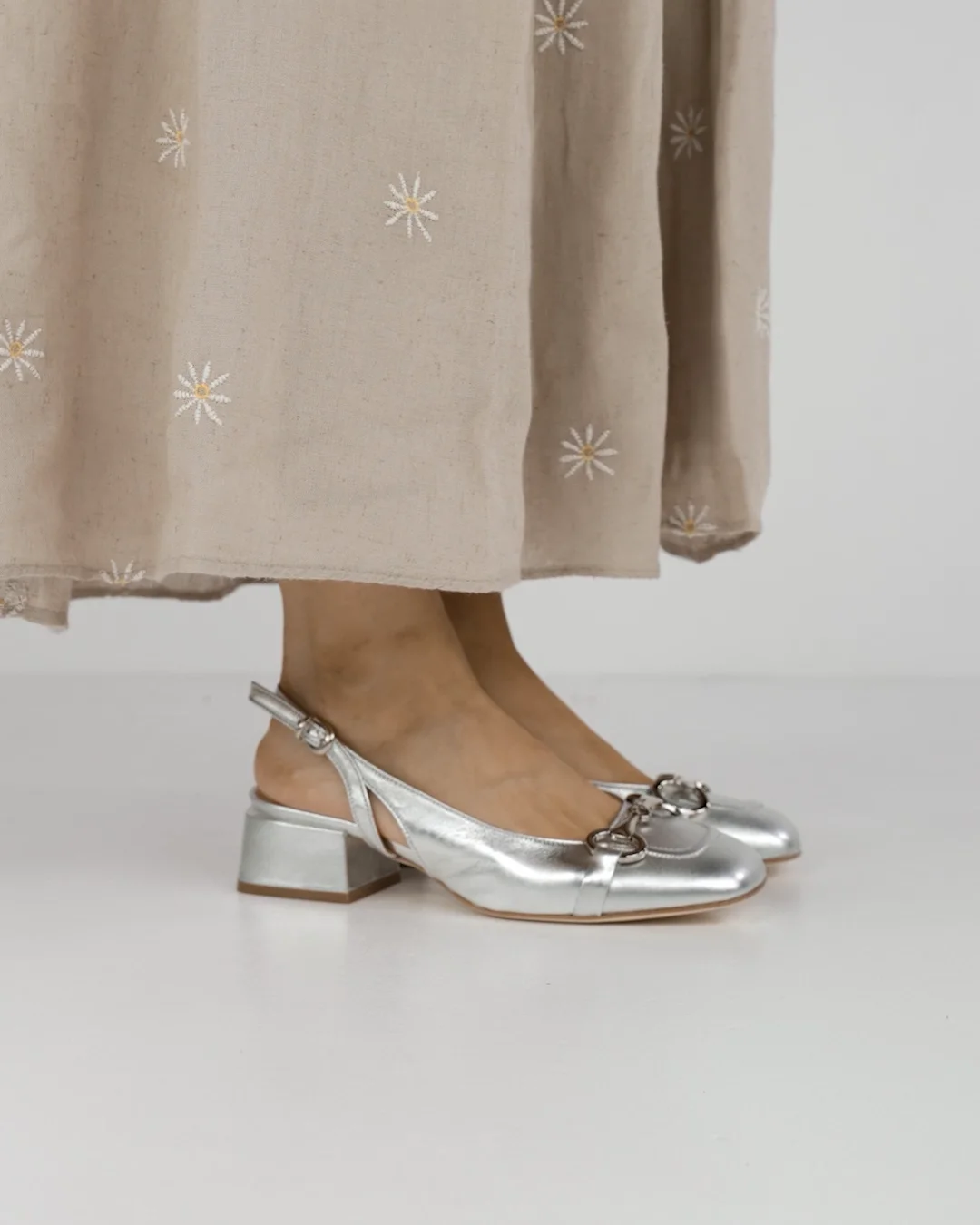 BEST BODY シルバー ハイヒール 24cm BEST BODY シルバー ハイヒール 24cm シルバー パンプス ブランド」の