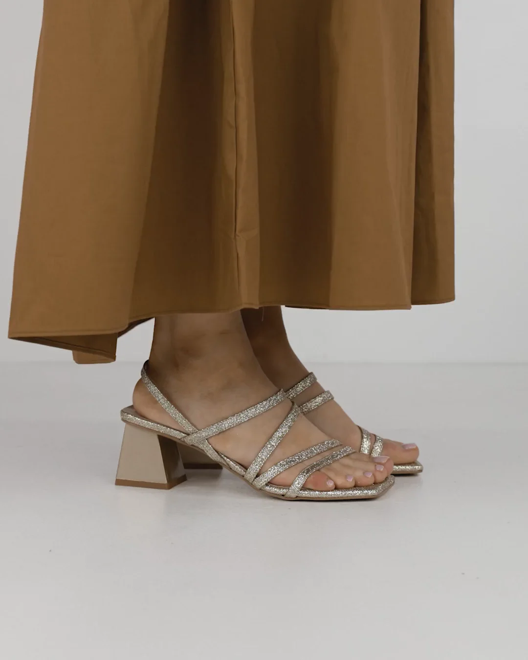 サンダル・ミュール CASADEI Women Sandals 1L305J0801C25631110 Gold Gold Heeled sandals Marbella Casadei - Vitkac AS