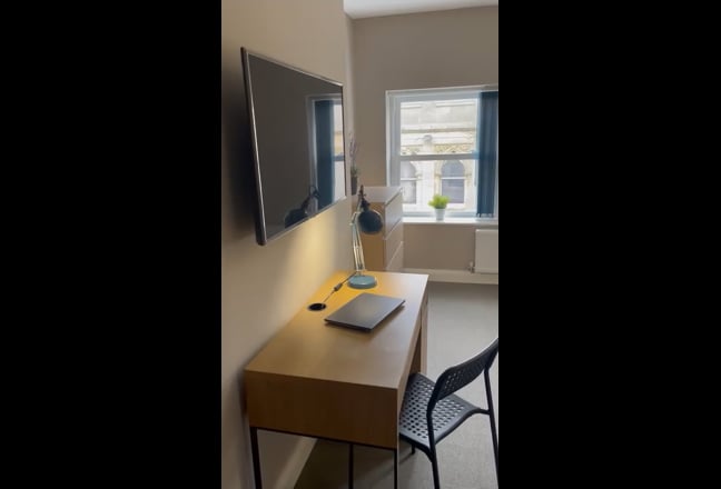 Video 1: Communal KITCHEN/DINER first floor