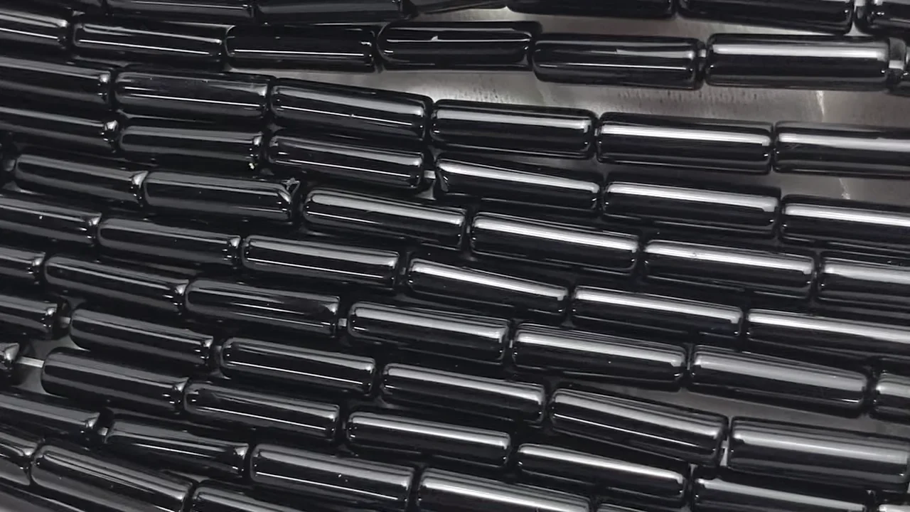 オニキス チューブ13×4×4mm 1連（約36cm）｜天然石ビーズの卸問屋