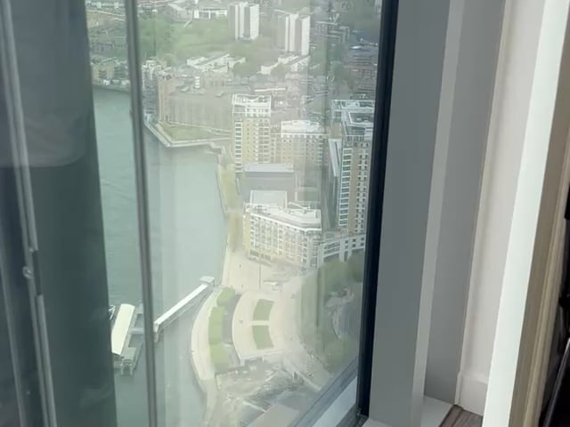 Looking for someone to share in Canary Wharf Main Photo