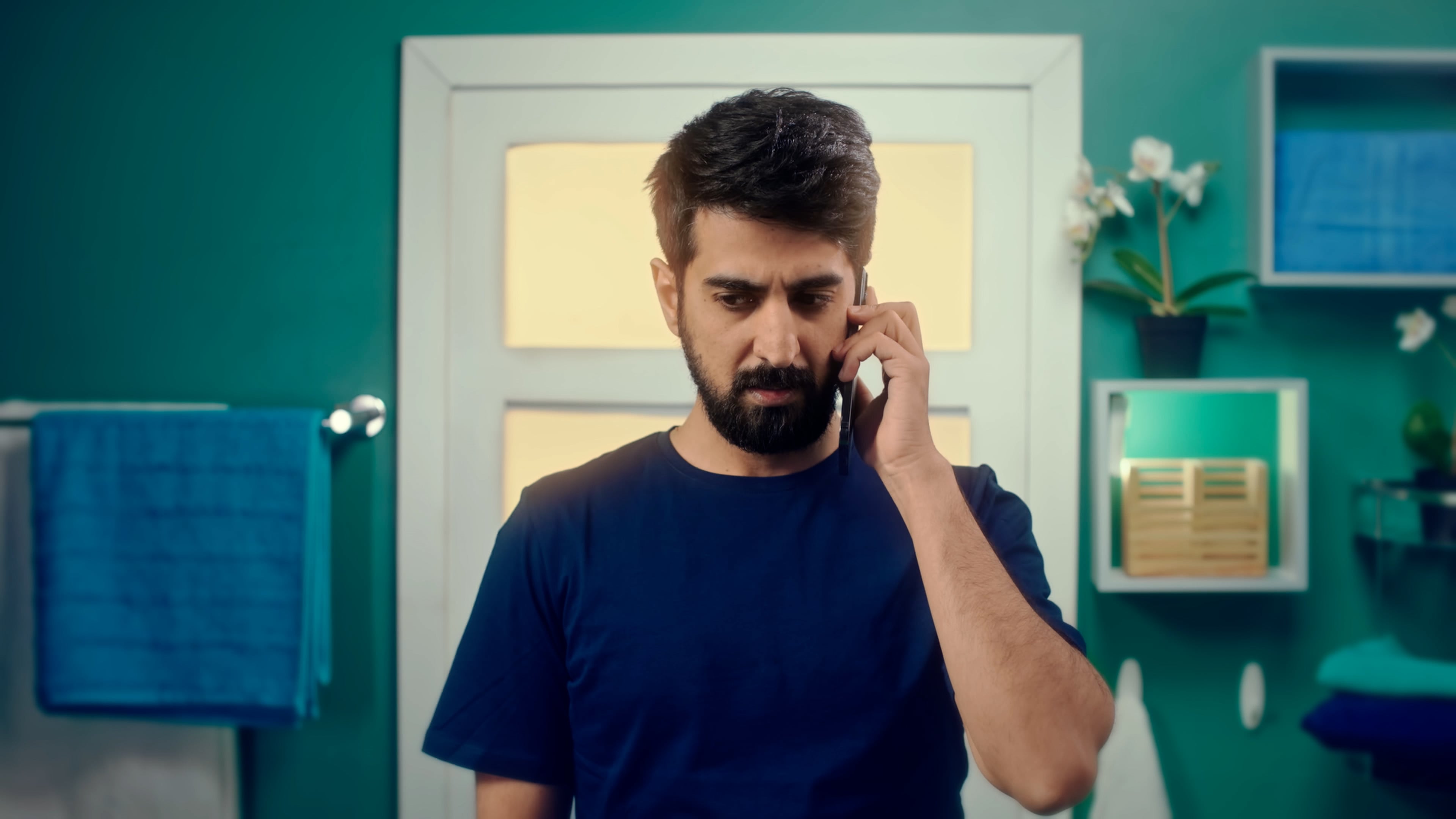 إعلان - لا يخلونك تكلم نفسك