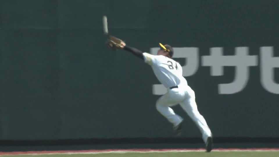 【ファーム】ホークス・正木智也 広い守備範囲で強烈な打球を掴み取る!!  2023年5月21日 福岡ソフトバンクホークス 対 広島東洋カープ