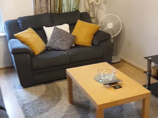Double Room To Let, with reading table and chair Main Photo